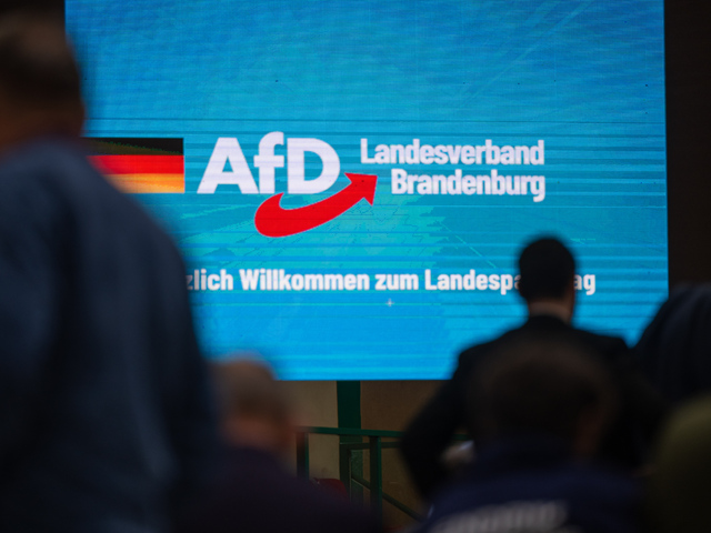 Zjazd AfD sa kryje s výročím ríšskeho snemu nacistov. Opozícia v tom vidí zámernú hru s temnou minulosťou