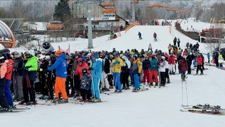 Parkovať pod svahom budú len tí najrýchlejší, Tatry plnia rodiny. Primátor radí, ako sa vyhnúť stresu