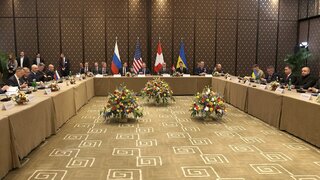 Trojstranné rozhovory v Ženeve boli dlhé a vraj aj napäté, podľa Američanov ale mali zmysel. Witkoff hovorí o pokroku 