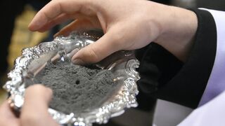 Popolcová streda otvára 40-dňový pôst. Popol na čele pripomína pokánie, očistenie a blížiacu sa Veľkú noc