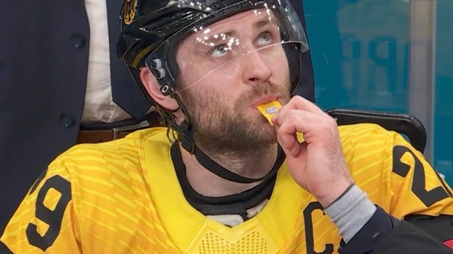 Leon Draisaitl nemecky hokejista s horcicou