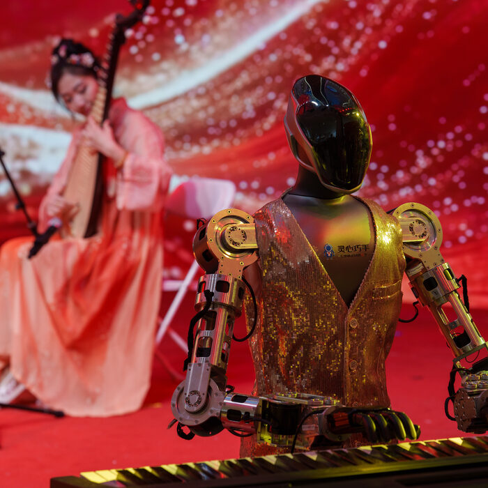 činsky nový rok roboti.jpg