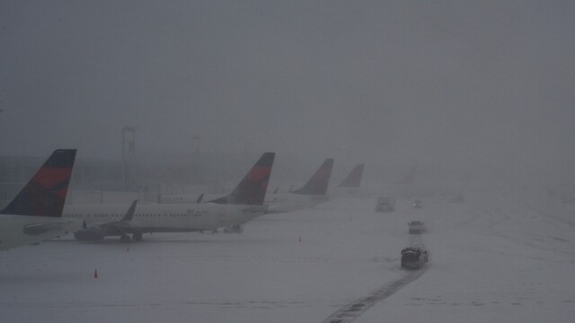 lietadlá v snehu.jpg