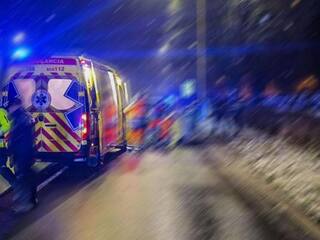 policia sanitka nehoda sneh buduci ilustrak?