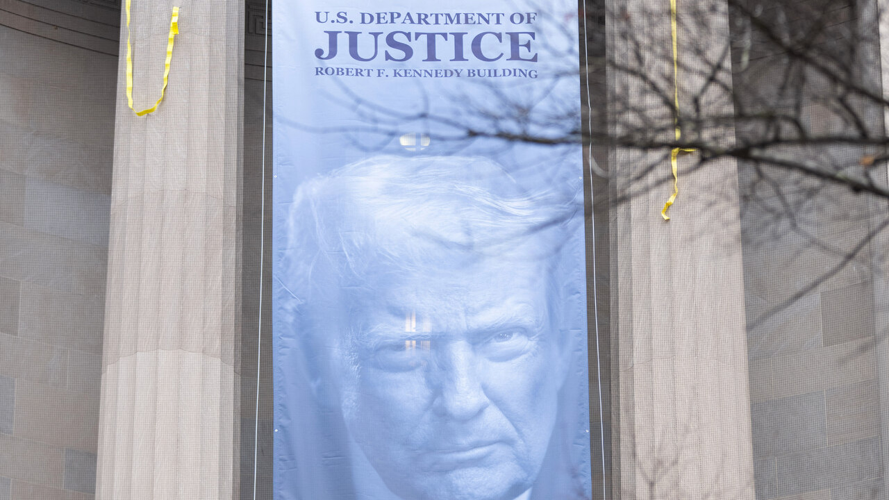 trump budova ministerstva.jpg