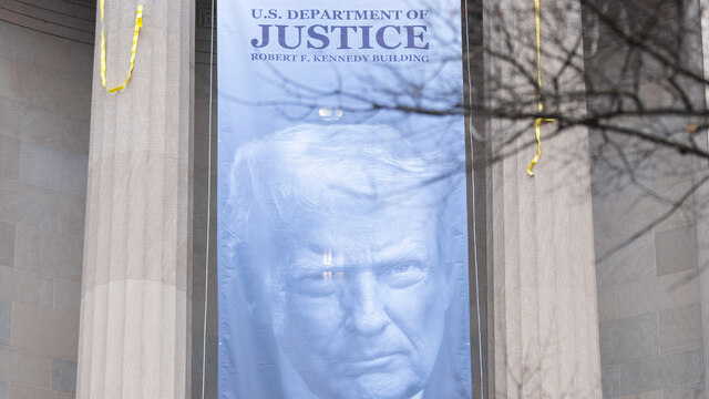 trump budova ministerstva.jpg