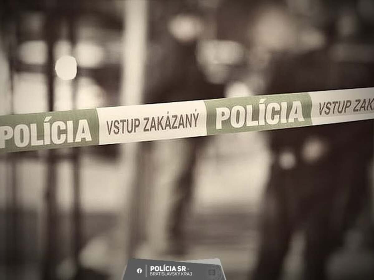 polícia hliadka policajti páska