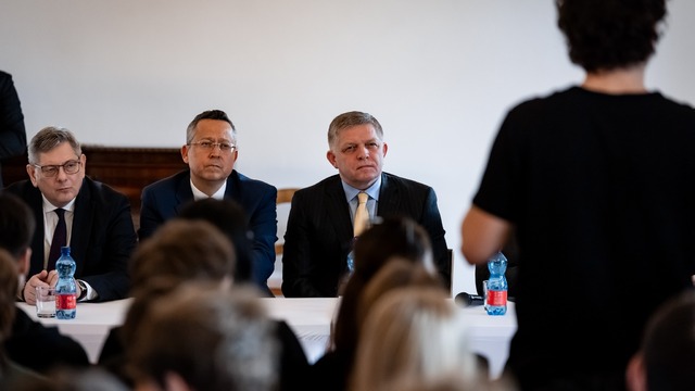 Kmec Susko Fico študenti 