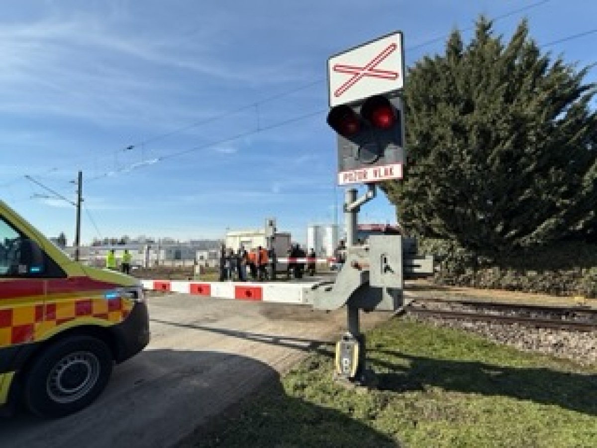 polícia Nové Zámky nehoda vlak