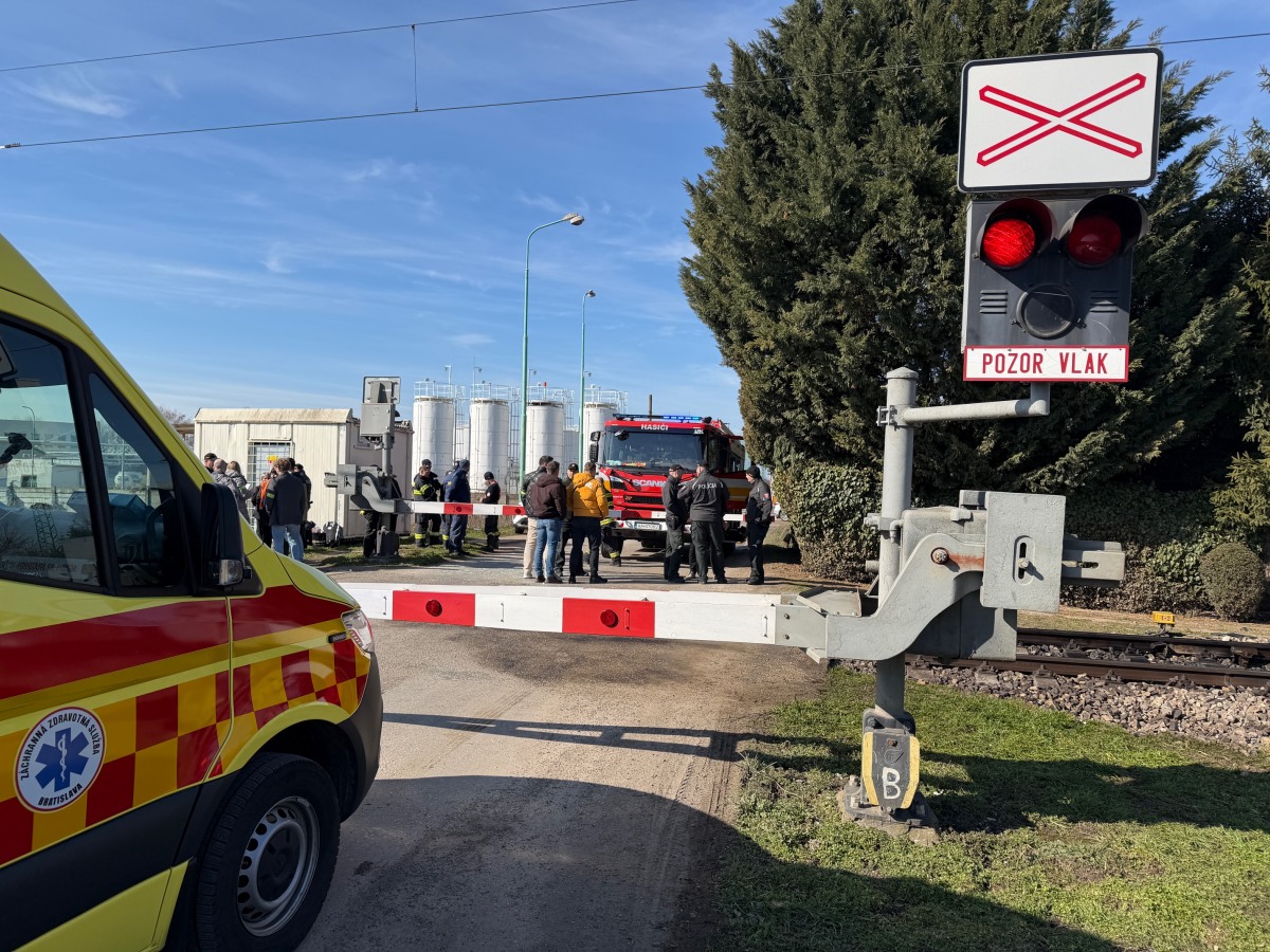polícia Nové Zámky nehoda vlak
