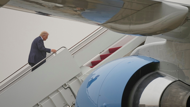 trump air force one.jpg