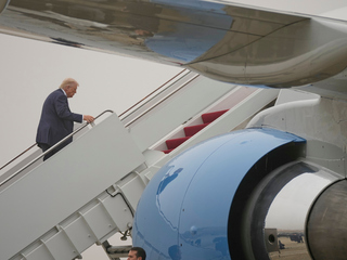trump air force one.jpg