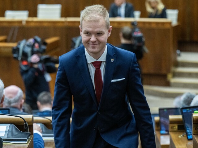 Čurillovci podali žalobu na poslanca Barteka. Video o „výbere sudcu ako z katalógu“ môže stáť politika desaťtisíce