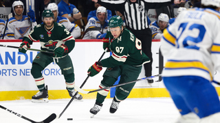 NHL: St. Louis Blues vyhrali na ľade Minnesoty 3:1. Kaprizov dorovnal klubový rekord Gáboríka