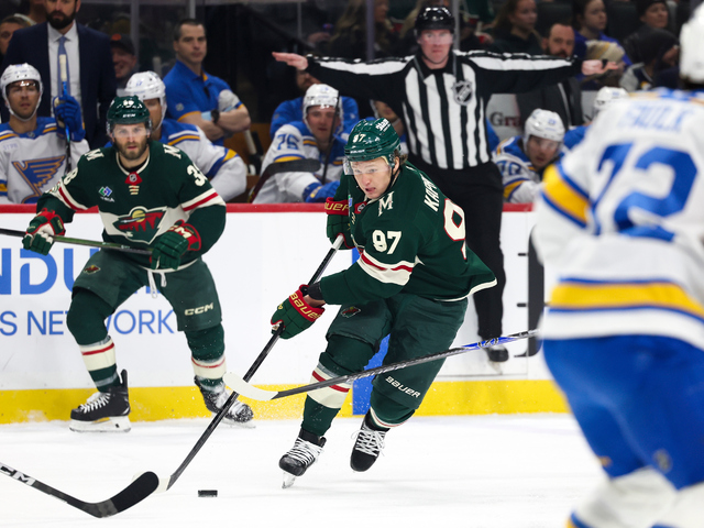NHL: St. Louis Blues vyhrali na ľade Minnesoty 3:1. Kaprizov dorovnal klubový rekord Gáboríka