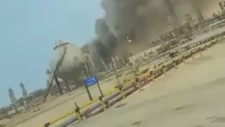 Ropný gigant reaguje na eskaláciu v regióne. Po útoku dronom uzavrel Aramco jednu z najväčších rafinérií