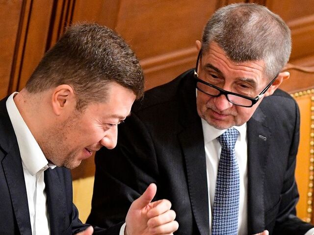 Babiš aj Okamura sa vyhli stíhaniu. Snemovňa ich odmietla vydať v kauze Čapí hnízdo aj spornej kampane