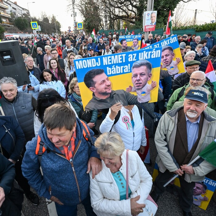 protest v budapešti.jpg
