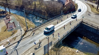 Spor o most v Harichovciach graduje. Župan Trnka viní z prieťahov obyvateľov, poslanci hovoria o klamstve