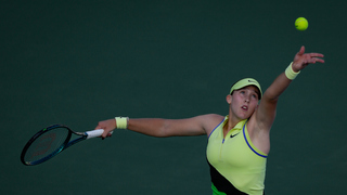 Ničila rakety, svoje si vypočula aj koučka. Ruská hviezdička neuniesla prehru, Siniaková ju privádzala do šialenstva