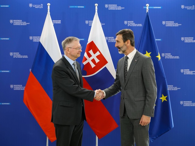 Blanár rokoval s ruským veľvyslancom o mieri aj energetike. Vláda chce pokračovať v odbere plynu, ropy a jadrového paliva