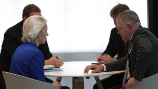 Fico rokoval s von der Leyenovou o energiách. Tvrdí, že Slovensko má právo odoberať ruskú ropu