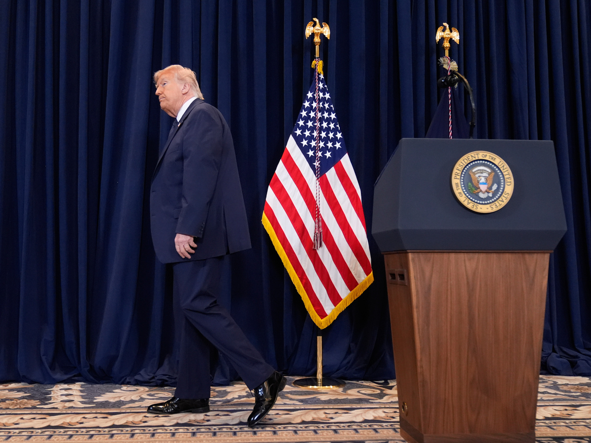 trump tlačovka.jpg