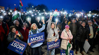 Súboj Orbána s Magyarom rozhýbal tipérov. Slováci už vložili do stávok na maďarské voľby tisíce eur