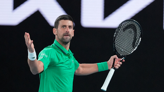 Kandidát na zápas roka, velebia médiá Djokoviča s Draperom. Srb po šialenej výmene dlho nedokázal vstať