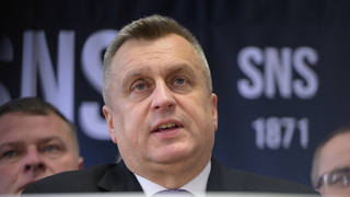 Danko obhájil post šéfa SNS. V príhovore kritizoval Fica: Politika nemôže byť len o pomste, premiér nezvláda ani tú