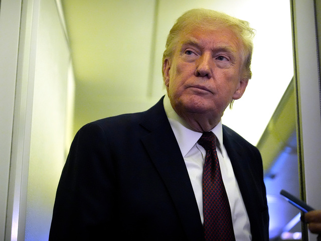 „Trump je osamelý, nikto ho nepodporuje.“ USA potrebujú pomoc Číny, tá ale nemá dôvod zachraňovať ich vojnu 