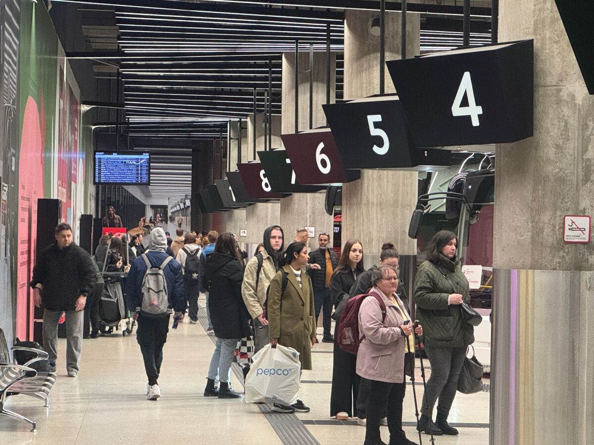 autobusová stanica Nivy