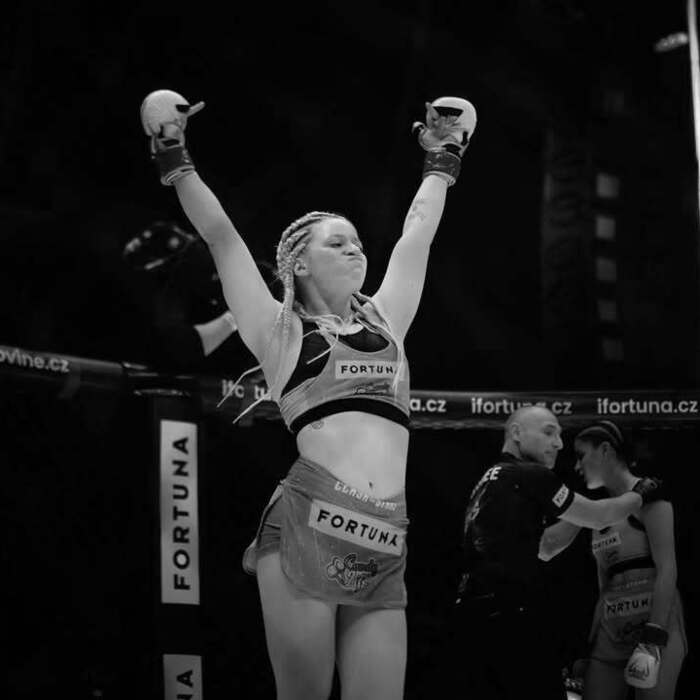 Dominika Elischerová, Mína