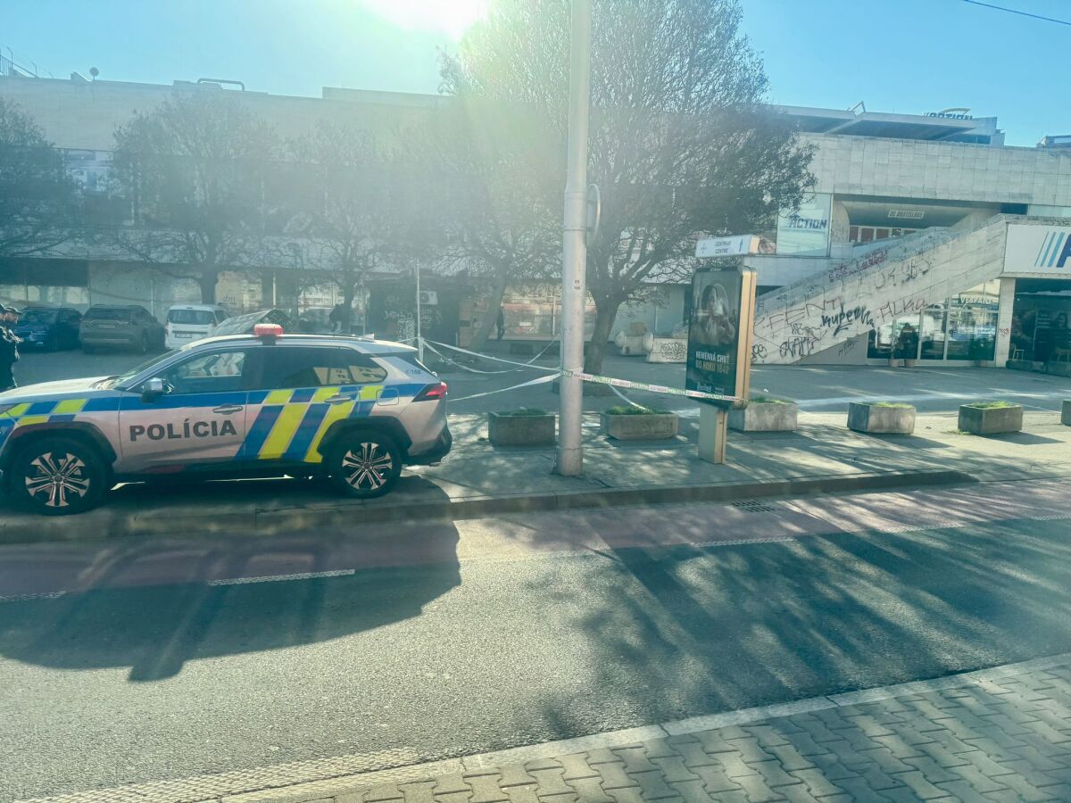 Bratislava Kamenné námestie polícia páska