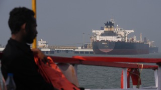 Žijú len z ryže a cukru, nemajú dosť pitnej vody. Z Hormuzského prielivu sa stala pasca pre námorníkov