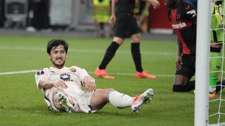 Hviezda Iránu môže na MS zabudnúť. Po fotke s emirom futbalistu vylúčili z reprezentácie