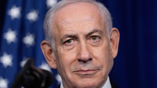 Netanjahu varuje svet. Irán podľa neho dokáže zasiahnuť aj Európu, lídrov vyzýva na „vojenskú kampaň“