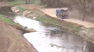 Experimenty z čias socializmu miznú. V Dudinciach obnovujú meandre Štiavnice, aby napravili zásahy z minulosti