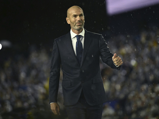 Zinedine Zidane sa vracia zo športového dôchodku. Po prvýkrát bude viesť reprezentáciu