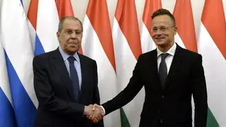 Szijjártó potvrdil pravidelné hovory s Lavrovom. Podľa šéfa diplomacie je komunikácia s partnermi podstatou politiky