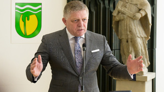 Fico nevidí problém v ceste do Moskvy, obul sa do PS. Prehra Orbána by podľa neho zhoršila vzťahy s Maďarskom 