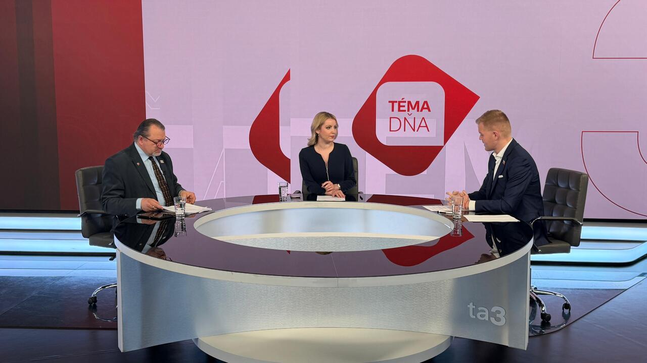 Sebavedomý Maďar vybavoval Pellegrinimu službičku, vyhlásil Škripek. Odpočúvanie Szijjártóa? Nehorázne, tvrdí Bartek