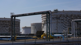 Rusko zažíva ropný kolaps. Ukrajina vyradila prístavy a ropovody, v núdzi sa obracia na Áziu