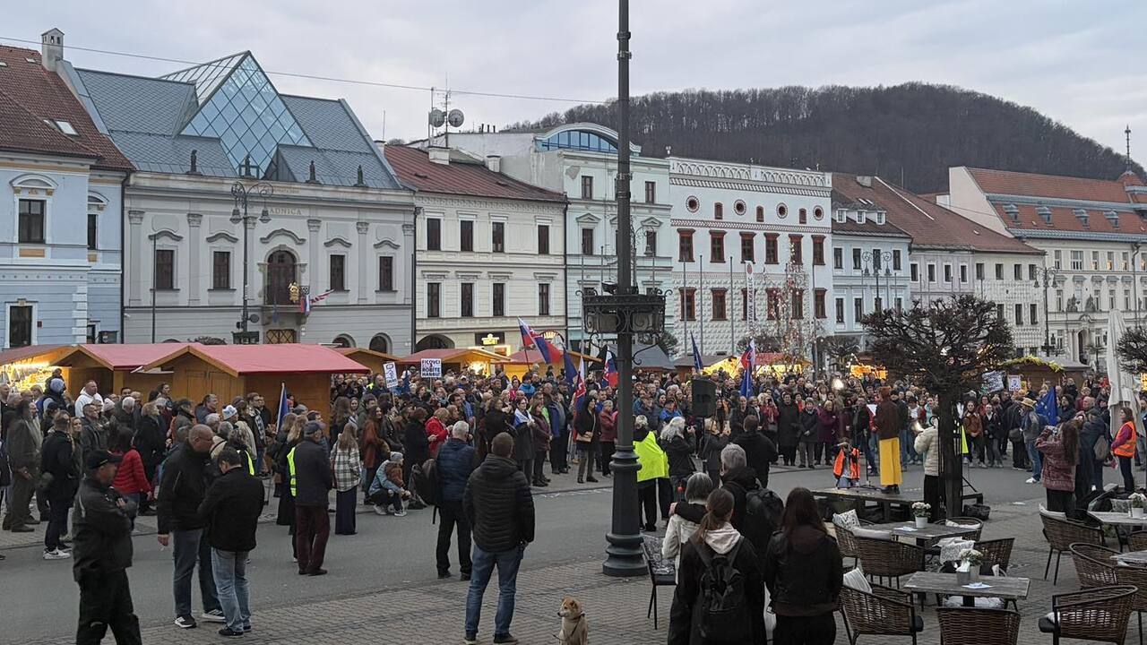 Študenti zvonia na poplach. V štyroch slovenských mestách sa konajú protesty proti normalizácii a vplyvu Ruska