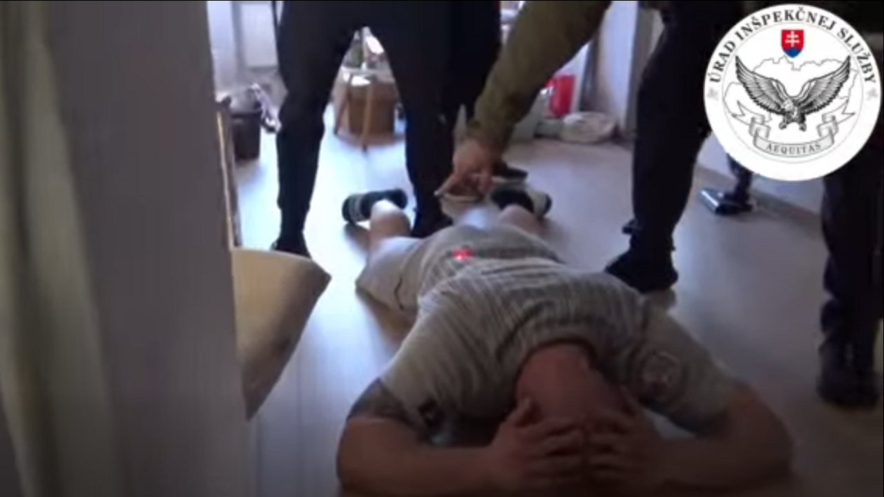 Policajt skončil v rukách inšpekcie. Akcia Asterix odhalila biznis so steroidmi, hrozí mu až 12 rokov väzenia