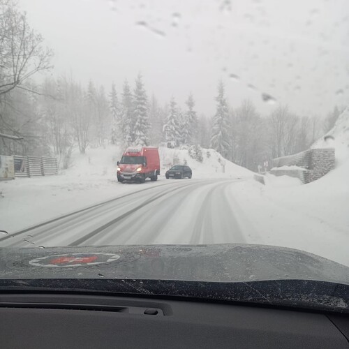 sneh policia poladovica