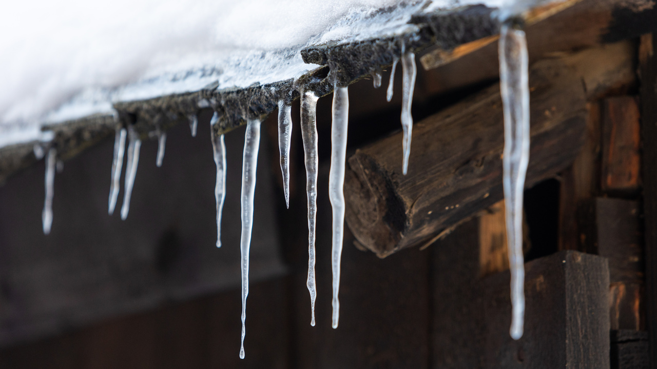 zima_vlkolinec_ cencule mráz