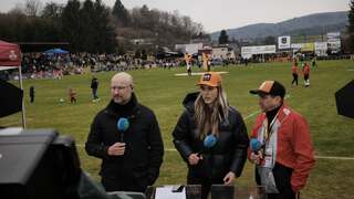 Atmosféra ako na veľkom zápase. Dedinské derby prilákalo davy, slávnostný výkop mala Vlhová