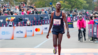 Víťaz Newyorského maratónu končí neslávne. Po priznaní sa k dopingu si nezabehá päť rokov