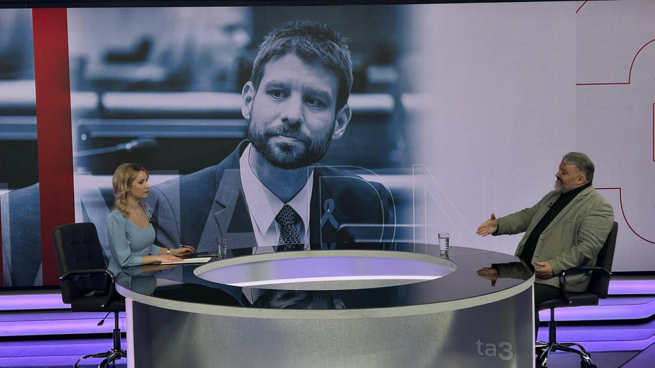 Chmelár: PS sa mení na všeľudové hnutie, Šimečka pôsobí oproti Ficovi infantilne. Politika stráca ideologické ukotvenie